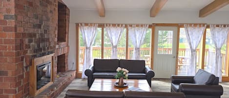Smart TV, fireplace, offices
