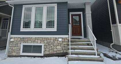 Cozy 2BR Basement Suite in Vermilion Hill SW Calgary