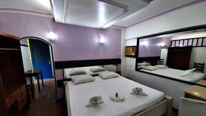Room - Hotel Jardim Tropical  (Barcarena)