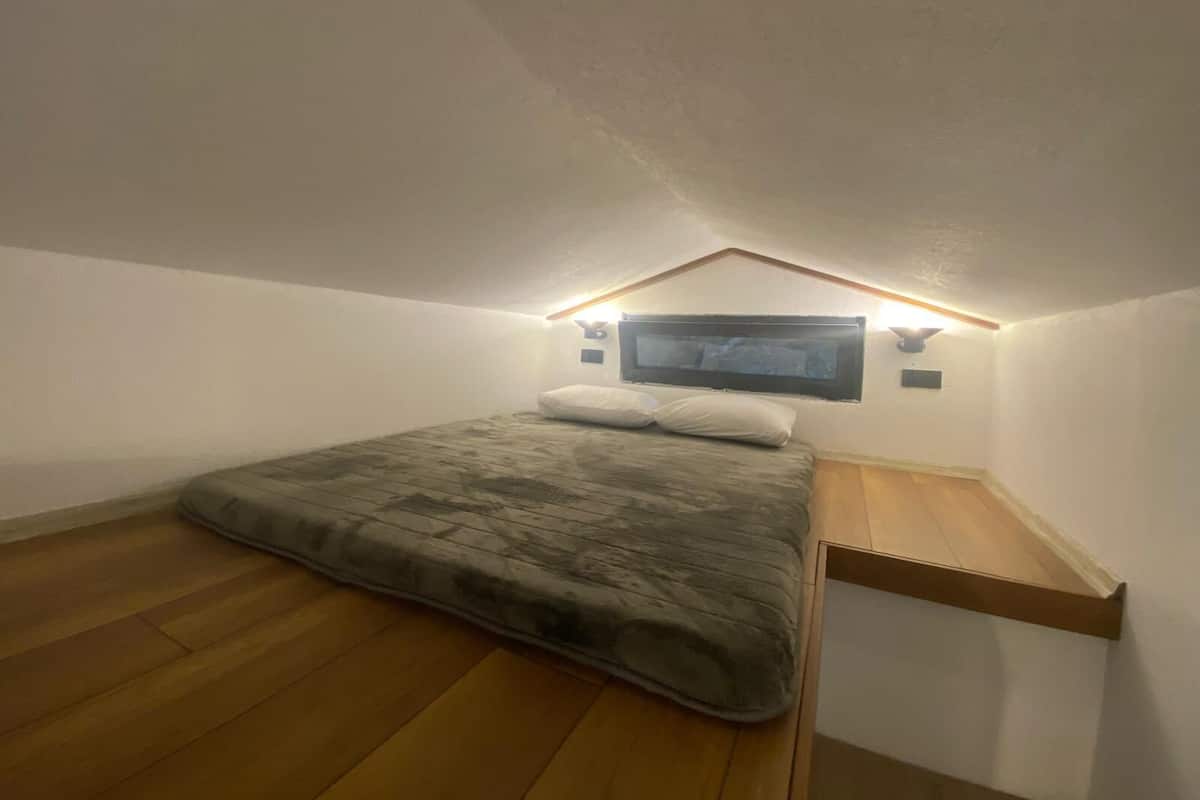Classic Room, Garden View | In-room safe, free WiFi