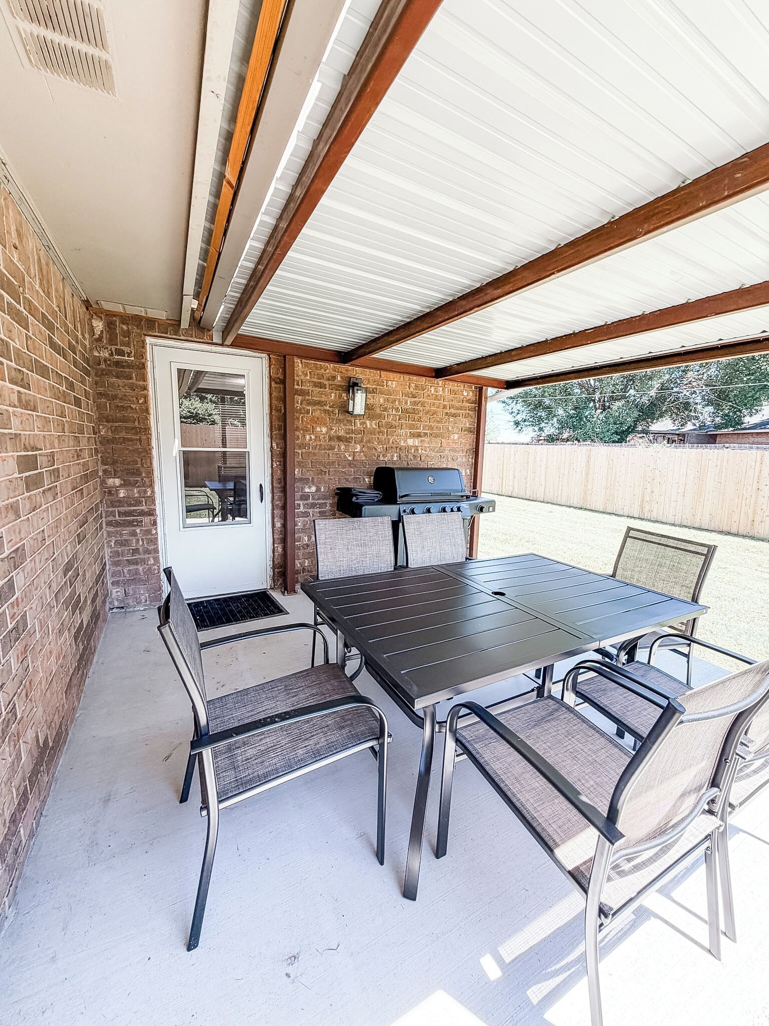 Outdoor dining