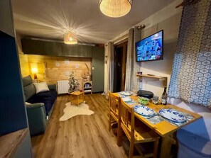 Interior - Charming apartment with garden and private parking (Le Monêtier-les-Bains)