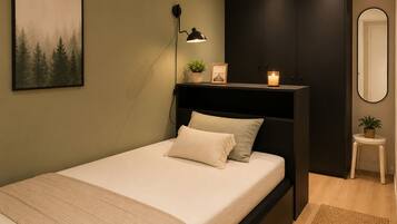 1 chambre, fer et planche à repasser