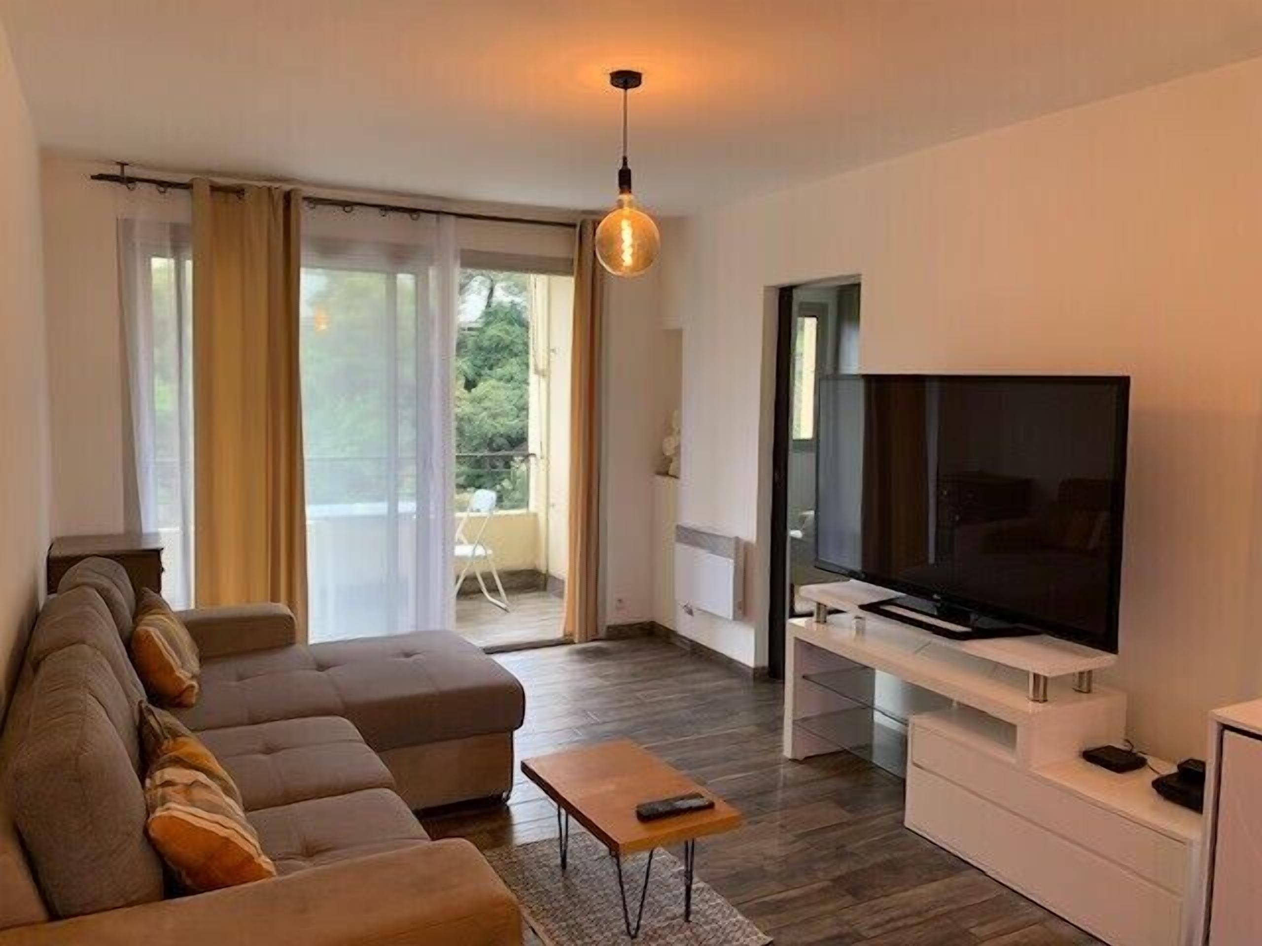 Fernseher