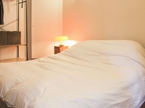 Iron/ironing board, WiFi, bed sheets - Charming apartment with balcony in Paris 11 (Paris)