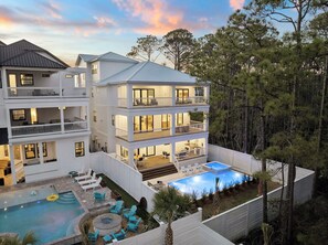A heated pool - The Seagrove Escape|Easy Beach Access|Private Pool|Golf Cart (Santa Rosa Beach)