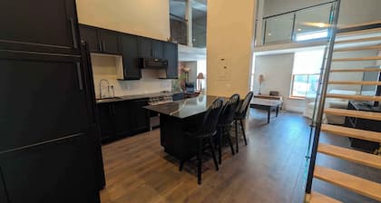 Luxury Industrial/Brick Loft in Downtown Almonte