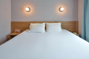 Chambre Double Supérieure, 1 très grand lit | Chambres insonorisées, Wi-Fi gratuit
