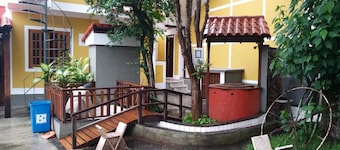 10 apartments in Recreio, between the mountains and Vargem Grande. Mountain and sea path