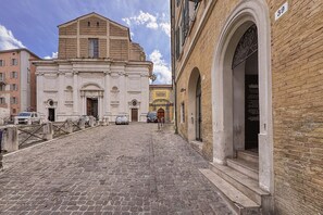 Exterior - Central Ancona: 6 guests stay (Ancona)