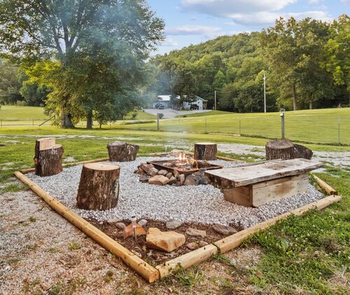 Direct Access to Brimstone Trails & River. Hot Tubs. Fire Pits. Pets