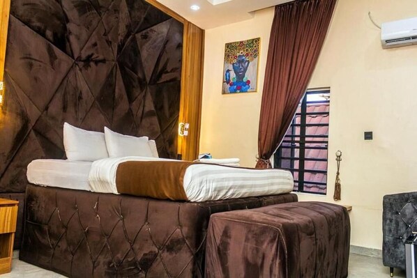 Chambre Deluxe, balcon, vue sur la ville | Bureau, espace de travail pour ordinateurs portables
