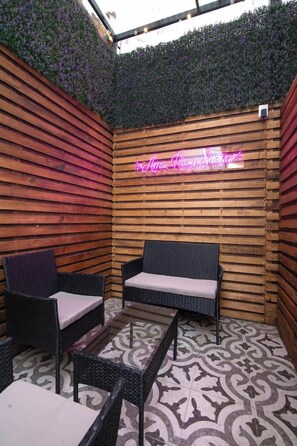Property grounds - Elegant Historic 2BR with Quiet Patio Walk to Zocalo (Mexico City)