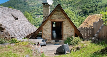 Chalet La Grange d'Arlette with Mountain View