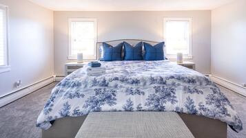 4 bedrooms, iron/ironing board, WiFi, bed sheets