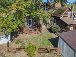 Property grounds - Cozy Skaneateles 4 bedroom farmhouse with Hot Tub! (Auburn)