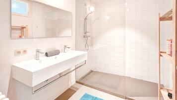 Apartment | Bathroom