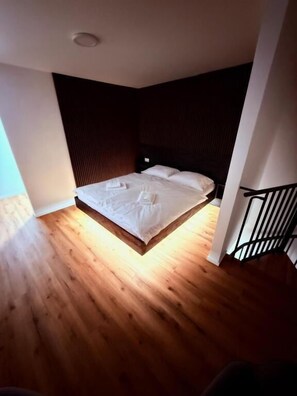 Villa, 2 chambres, balcon, vue sur la montagne | Système d’insonorisation, fer et planche à repasser
