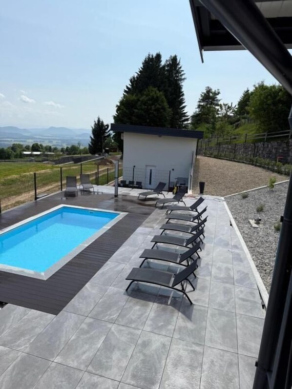 Seasonal outdoor pool - Resort PJagodic - Pool & View (Cerklje na Gorenjskem)