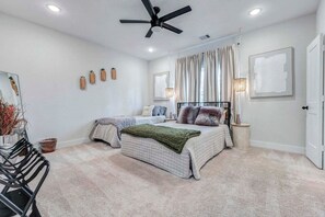 WiFi, bed sheets - Explore Houston! Pet-Friendly Home Near Downtown (Houston)