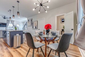 Dining - Explore Houston! Pet-Friendly Home Near Downtown (Houston)