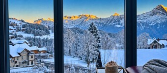 Concierge, Lake Thun/Alps Scenic Views by SwissHut