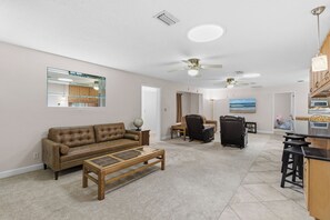 Smart TV - 🌴 Big Tree | Pet Friendly Daytona Home | Hot Tub, Grill & RV/Boat Parking (South Daytona)