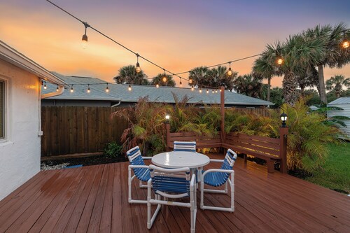🏖️ Twenty Palms | Steps to New Smyrna Beach | Pet Friendly & RV Welcome