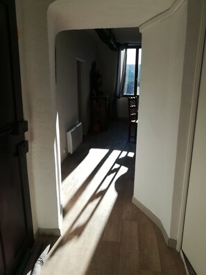 Interior - La Belle Vue: 3-star apartment overlooking the valley (Moustiers-Sainte-Marie)