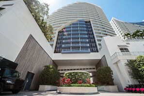 Exterior - W Residences | High Floor 1-Bed | Ocean View (Fort Lauderdale)