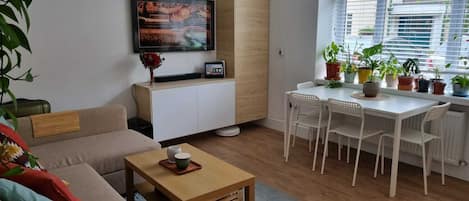 Télévision, chaîne hi-fi