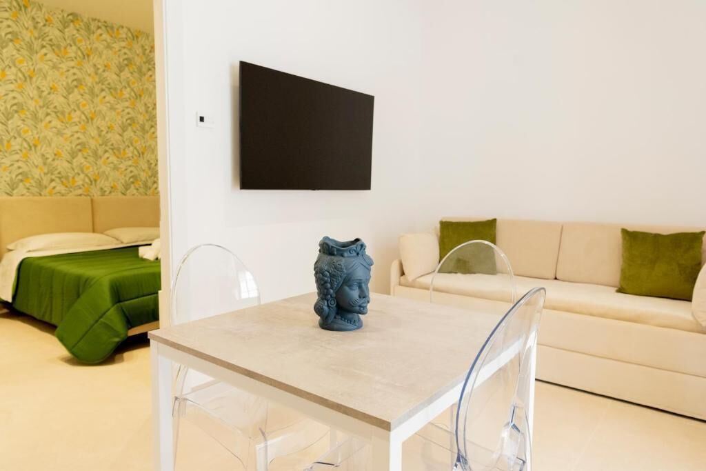 Appartement supérieur | Fer et planche à repasser, accès au Wi-Fi (inclus)