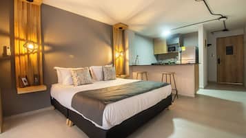 Studio, Garden View | In-room safe, desk, free WiFi