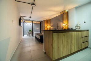 Estudio, vista al jardín | Interior
