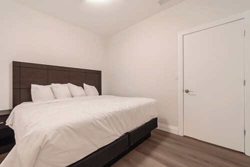 Modern Fully Furnished 2 Bedroom Apartment Unit 10