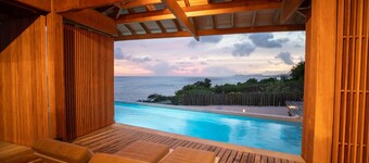 Luxury five-bedroom house by Oilslick and Area9 Mastery Diving Research Center