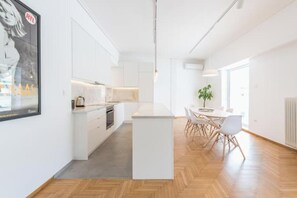 Private kitchen - Athens Spacious Penthouse - City Center & Metro (Athina)