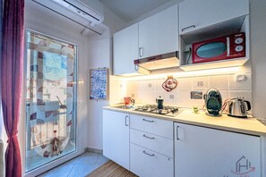 Fridge, microwave