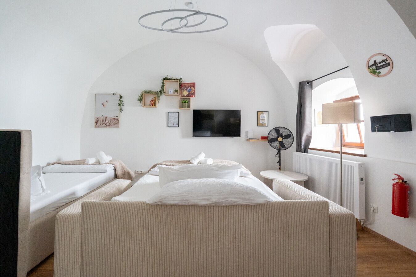 Bügeleisen/Bügelbrett, Reisekinderbett, WLAN, Bettwäsche