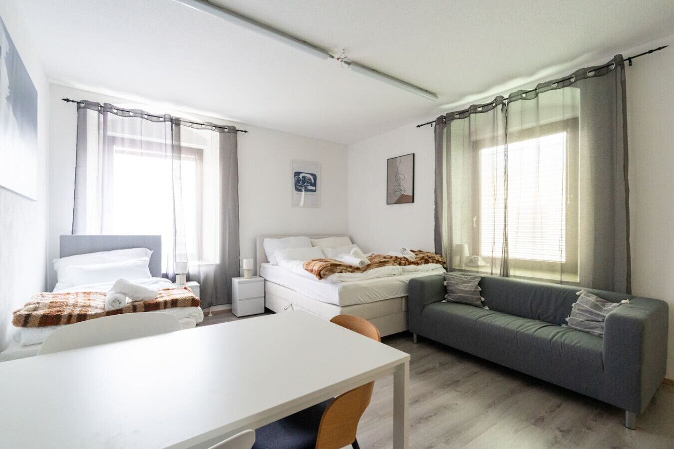 Iron/ironing board, WiFi, bed sheets
