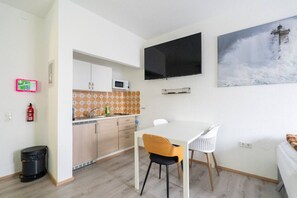 Dining - Modern Apartment - Main Square - 30 m² - Comfort (Leoben)