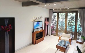 Deluxe Villa, Mountain View | Premium bedding, minibar, individually decorated, individually furnished - 1992 de villa (Tam Đảo)