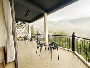 Villa Deluxe, vista a la montaña | Ropa de cama de alta calidad, minibar y decoración personalizada 