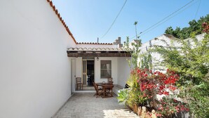 Outdoor dining - Casa Beccari: Vacation Home in Orosei / Cala Liberotto (Orosei)