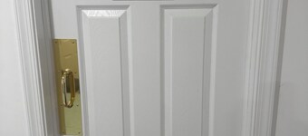1 bedroom in a basement  with private  Private bathroom with cool AC