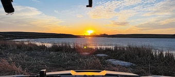 3-bedroom cabin located in the heart of the prairie, Gackle, for a relaxing stay
