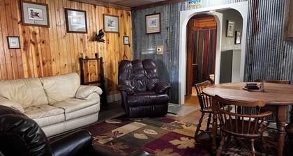 3-bedroom cabin located in the heart of the prairie, Gackle, for a relaxing stay