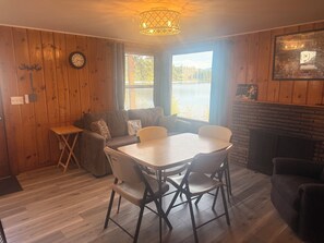 Dining - Family-Friendly Lakefront 2 Bedroom Cabin w/ Amazing Views (Republic)