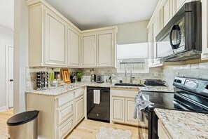 Private kitchen - Home near NRG - Sleep 8 - WolrdCup ready (Houston)