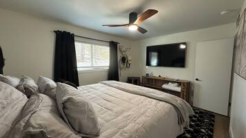3 slaapkamers, een strijkplank/strijkijzer, wifi, beddengoed